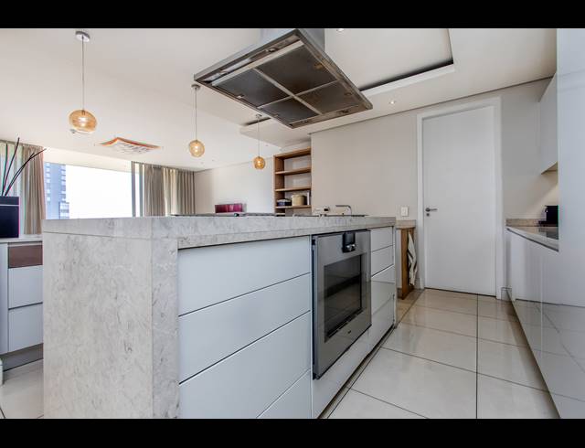 2 BEDROOM APARTMENT FOR SALE IN SANDOWN